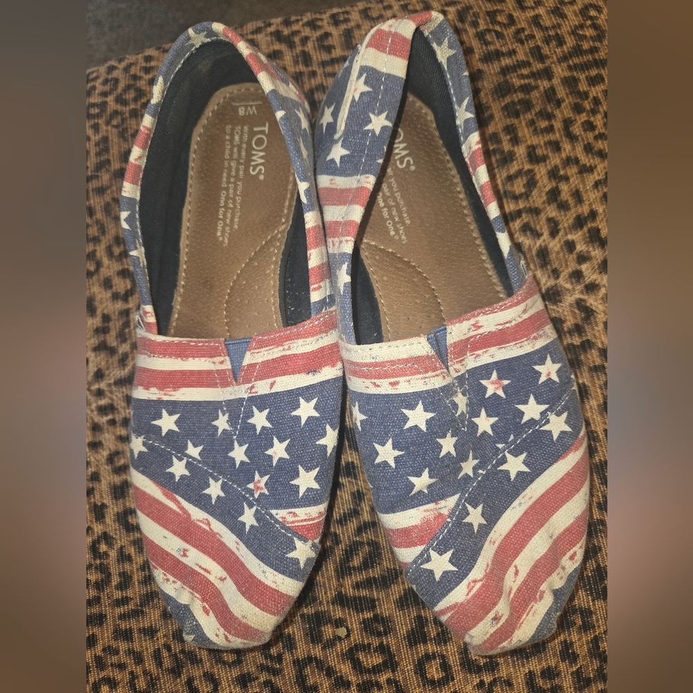 TOMS Women's Stars and Stripes Canvas Loafers
